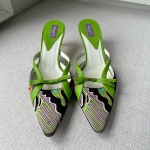 Vintage Emilio Pucci Mule Kitten Heels 🪷 Purchased on “The Real Real”